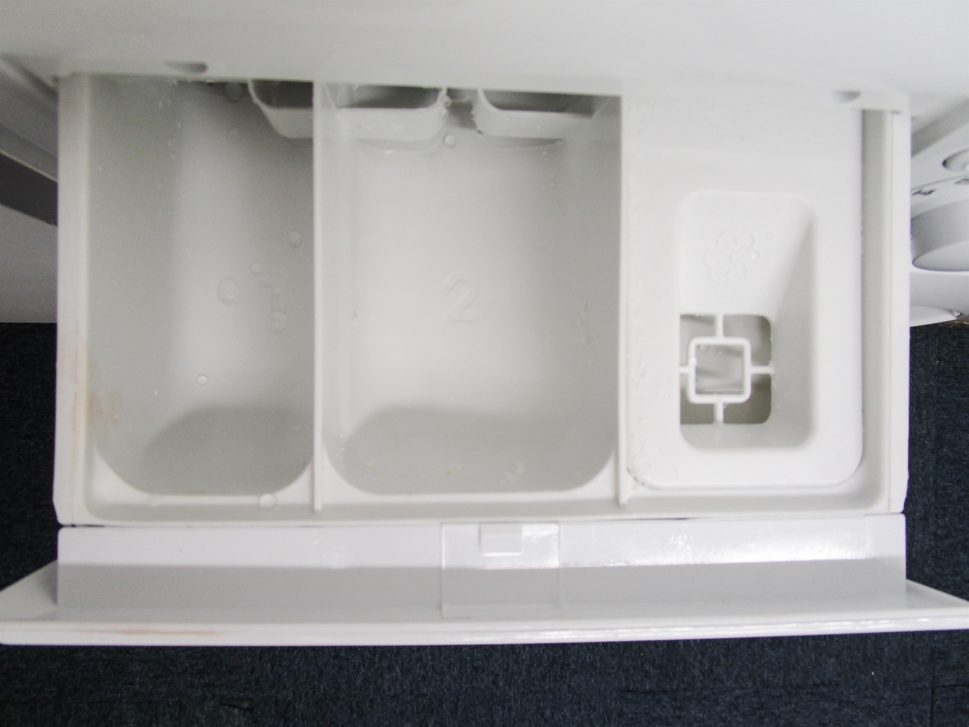 INDESIT EWC 81483 W EU INDESIT EWC 81483 W EU