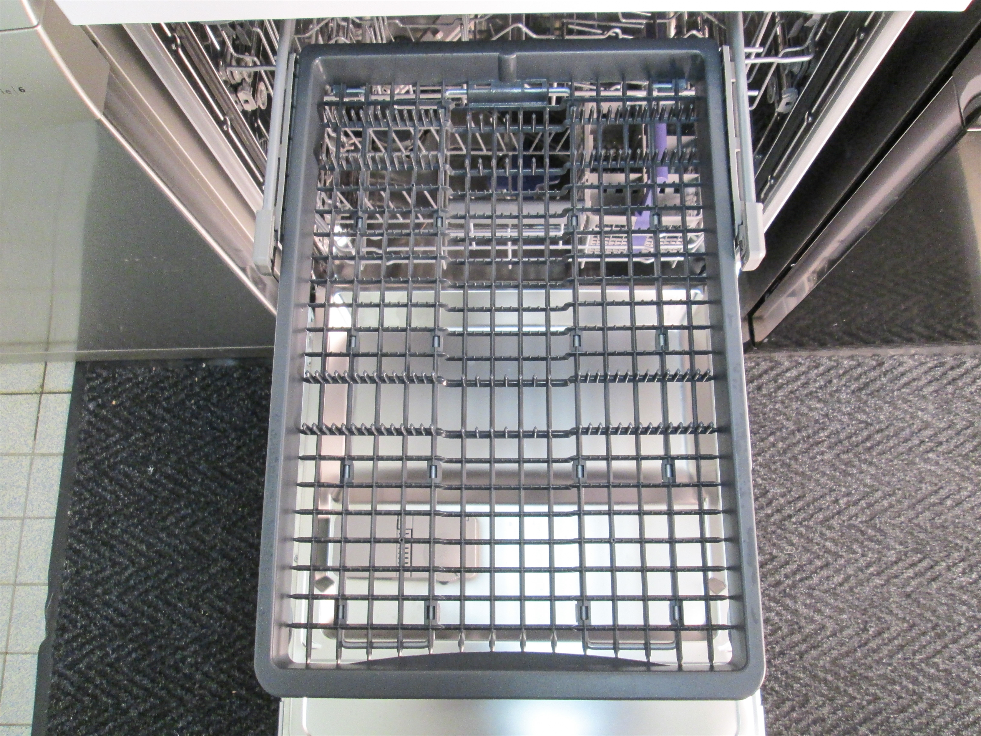 BEKO DFN28321W
