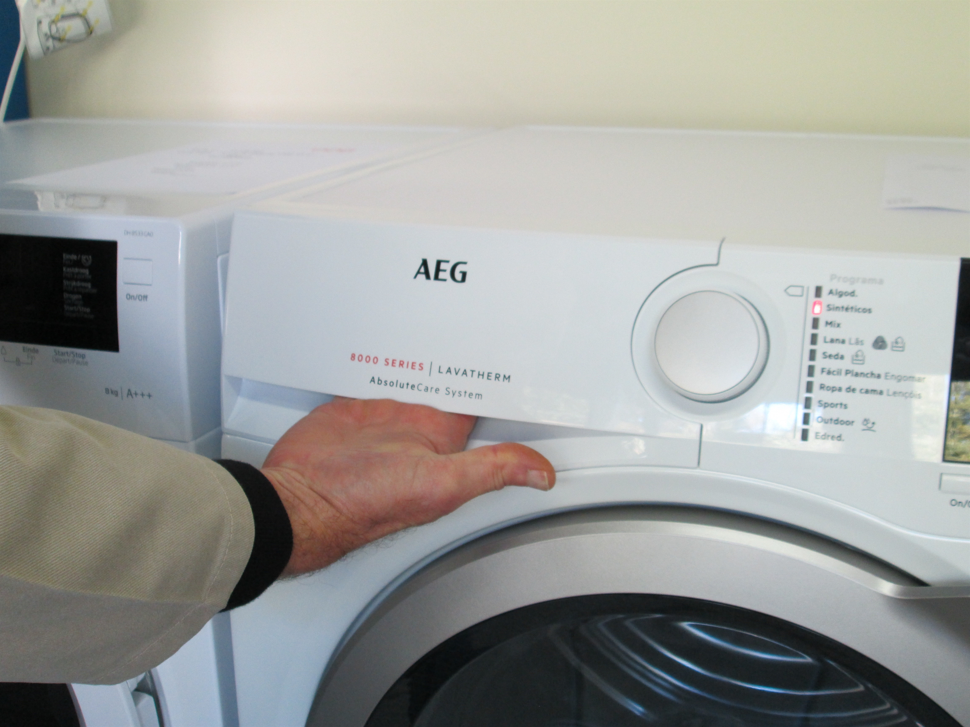 AEG T8DBG862