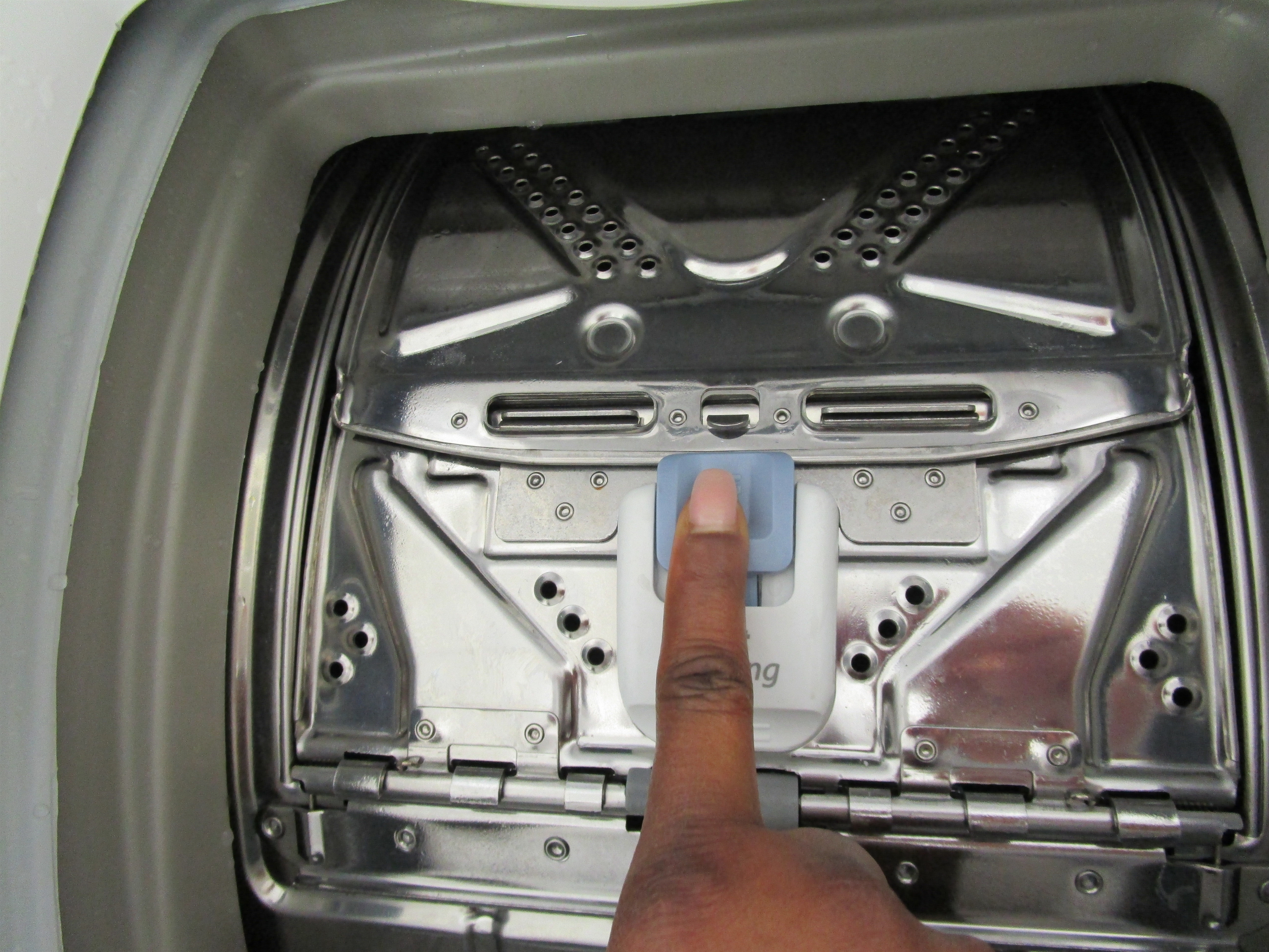 WHIRLPOOL AWE 70122