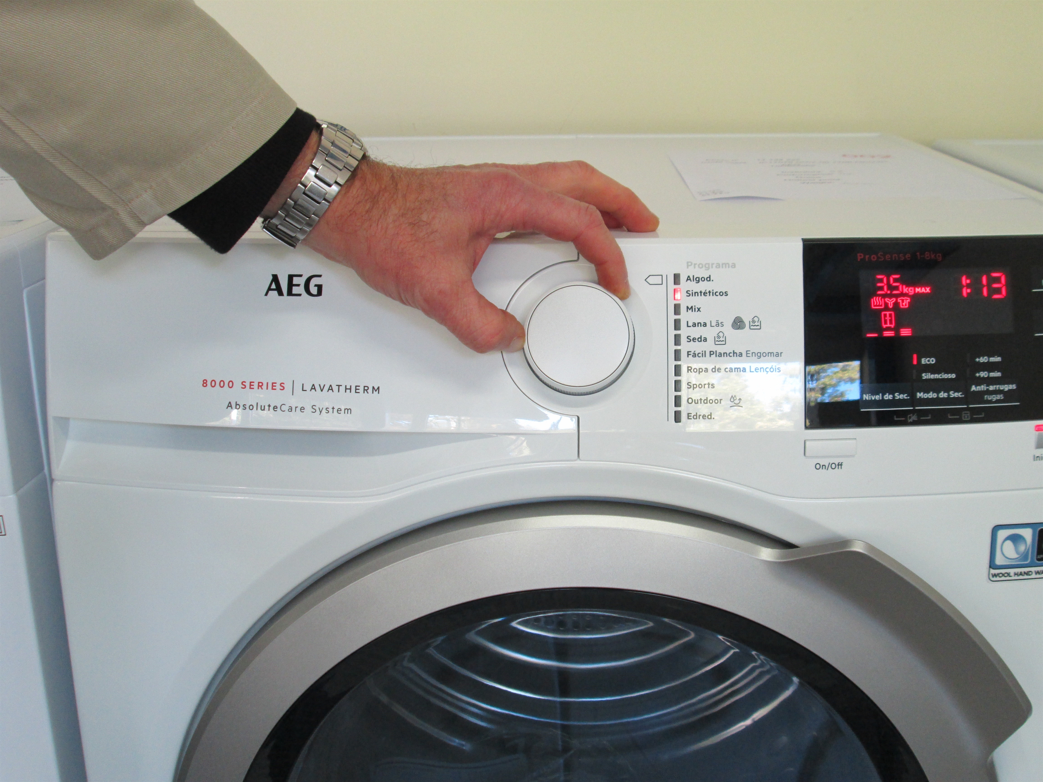 AEG T8DBG862