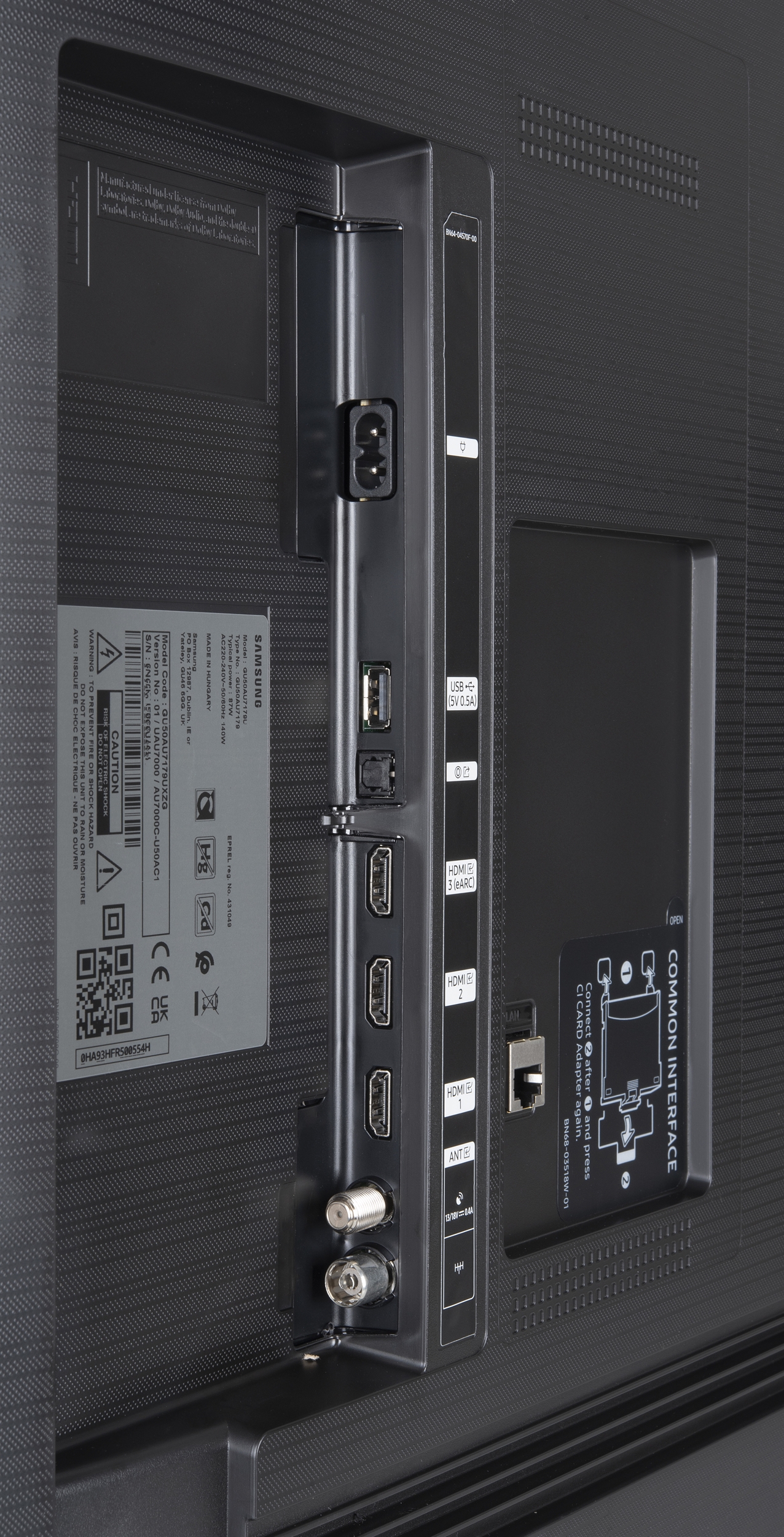 SAMSUNG UE50AU7105